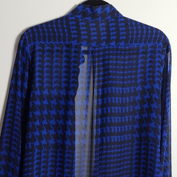 VINCE CAMUTO Houndstooth Print Blue and Black Button Up Size Small - Picture 12 of 13